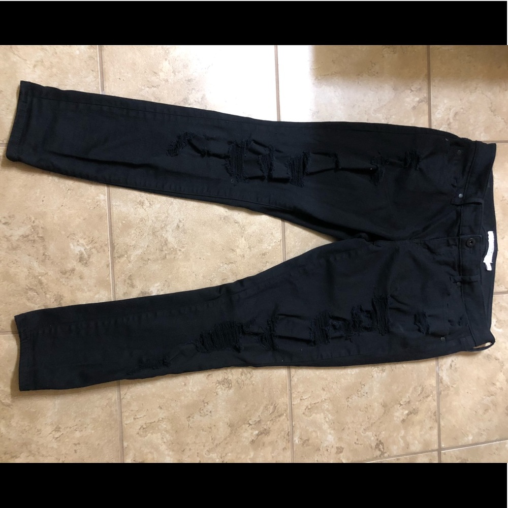 Black jegging. 10R. Torrid. distressed